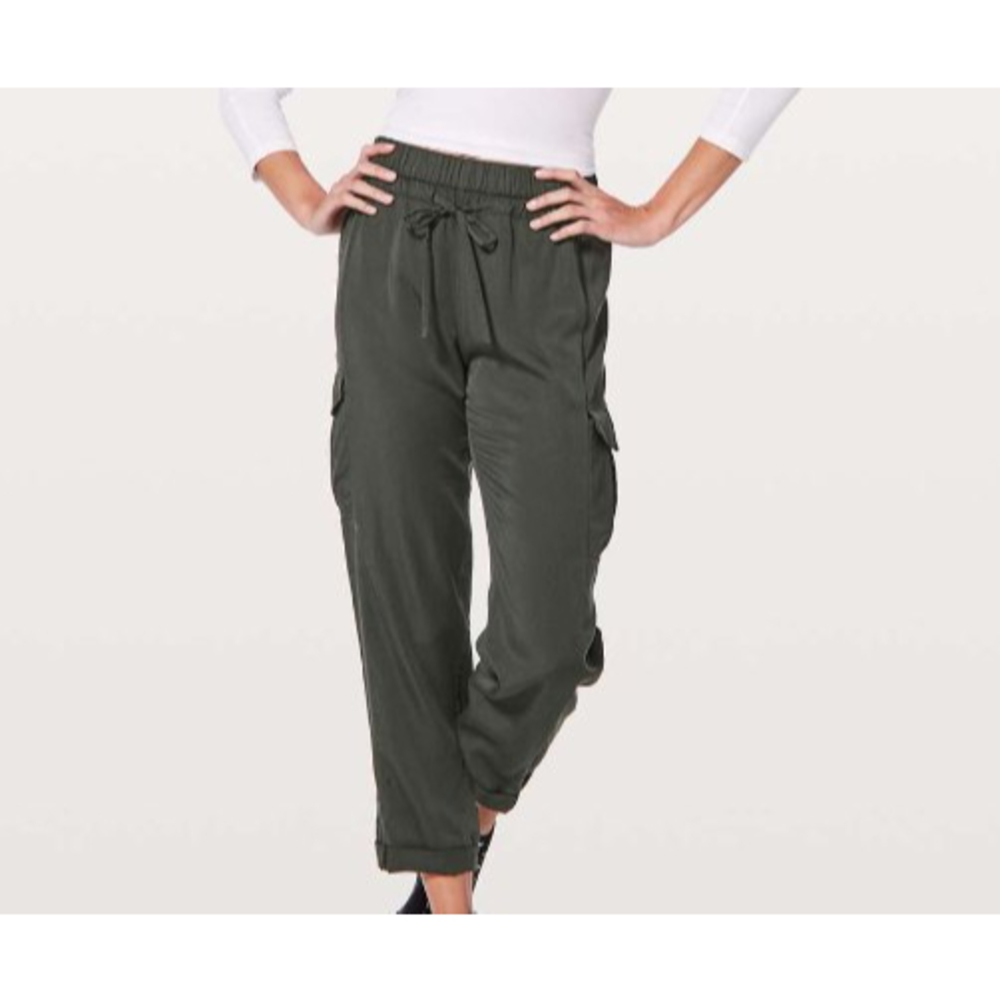 Lululemon Move Lightly Pant Cargo Crop 25” Evergreen Tencel SZ 6 - Picture 1 of 7